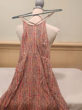 Hem & Thread Rust and Blue Floral Strappy Back Pleated Dress Small